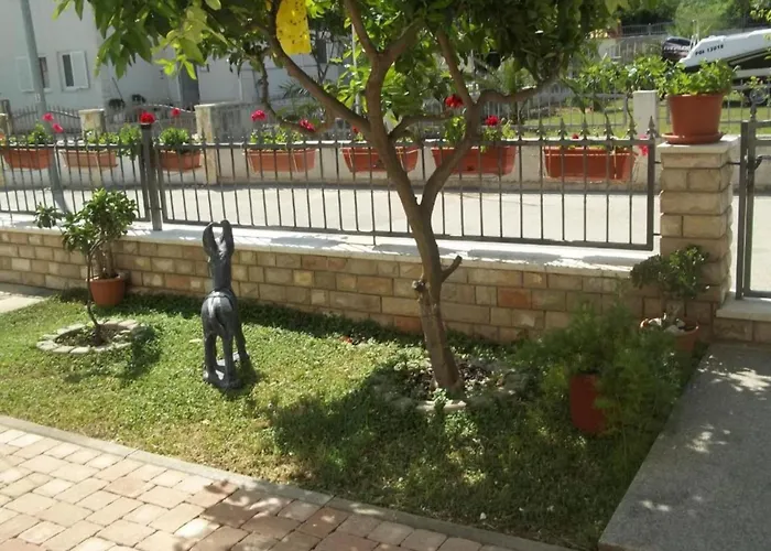 Peaceful With Style - *