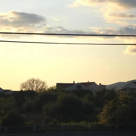 Peaceful With Style - Apartman